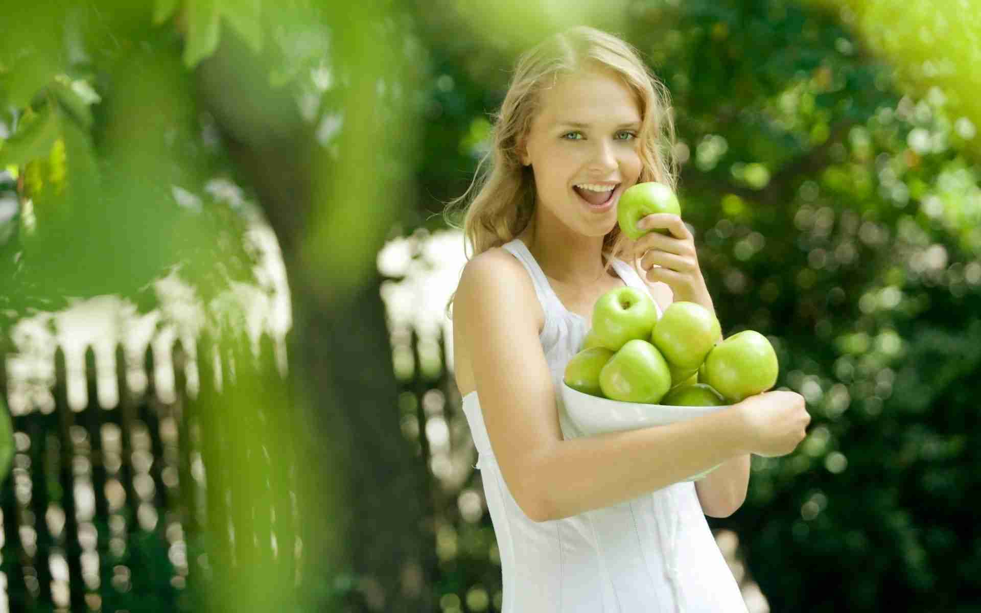 Understanding Apple Cravings: Reasons You Can't Resist This Fruit