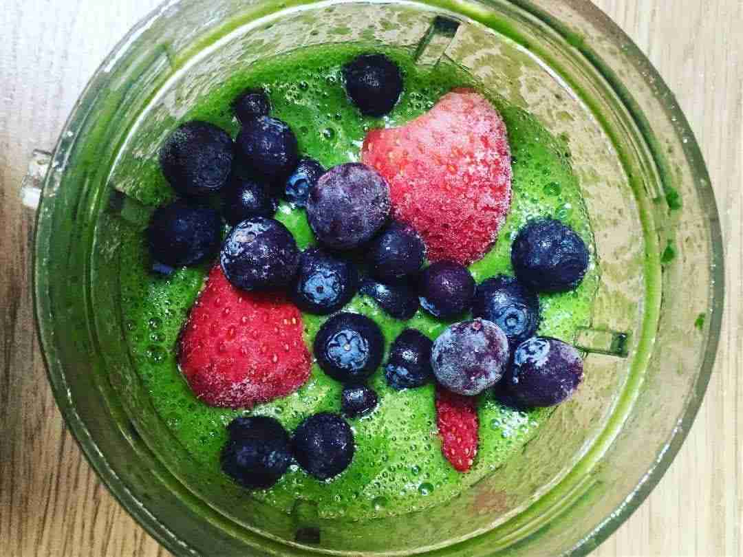 green smoothie ingredients berries green smoothie ingredients berries