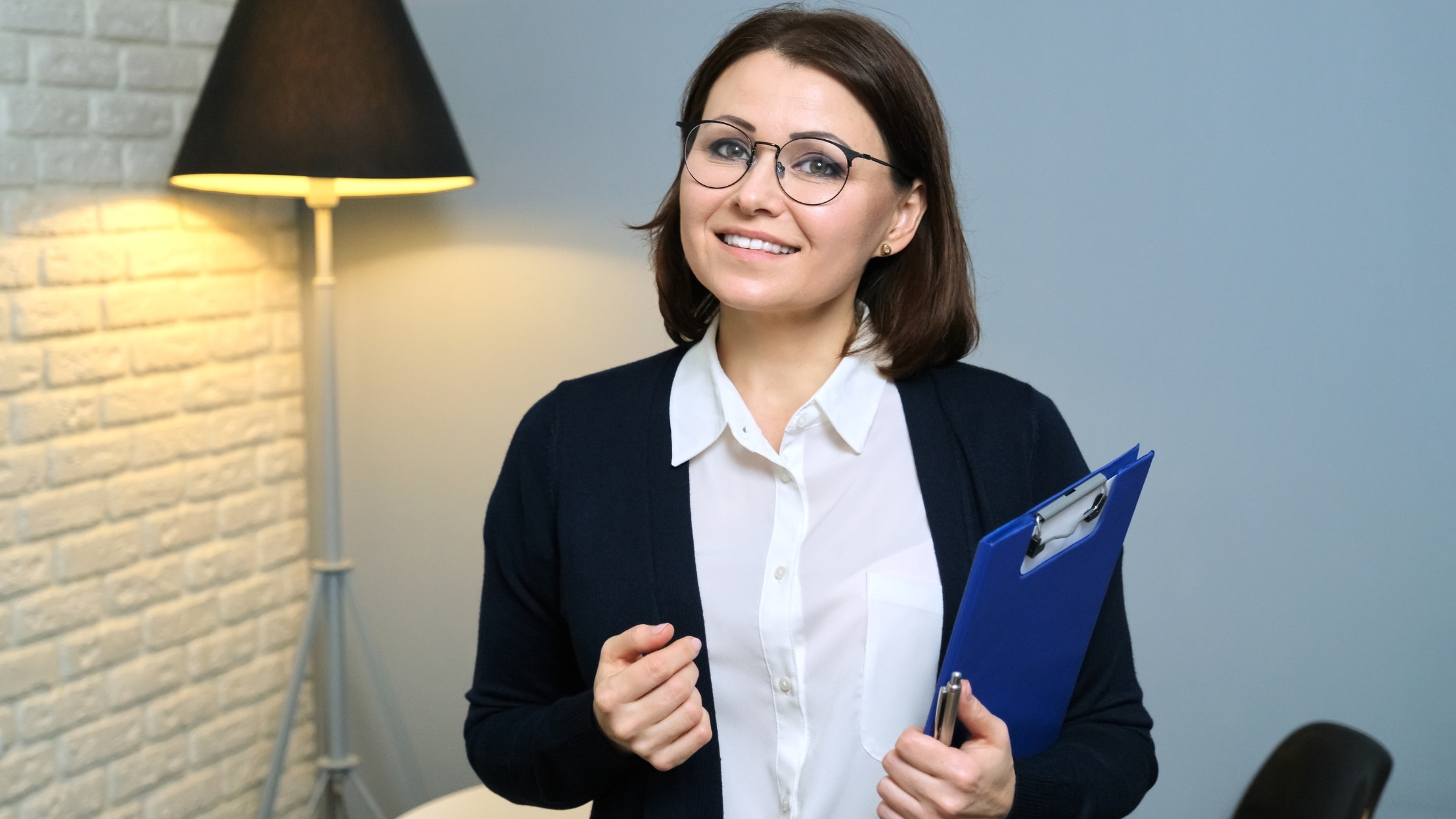Understanding the Differences: Therapist, Psychiatrist, and Psychologist